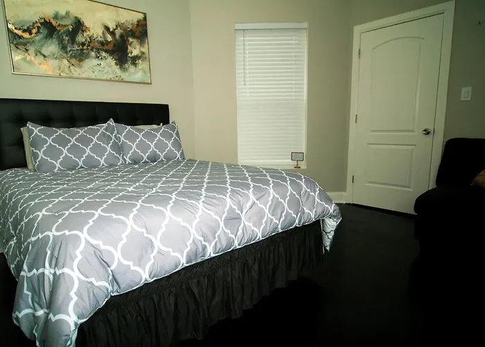7 Star The Malia Oasis 3br 1 Half Bath Office Space